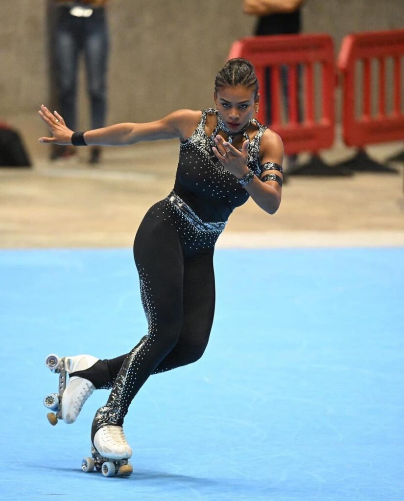 Soro Corinna patinant lors des championnats du monde à Trieste