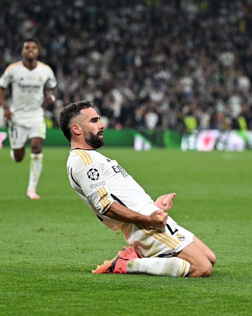 Carvajal et Vinicius célébrant la victoire en Ligue des Champions