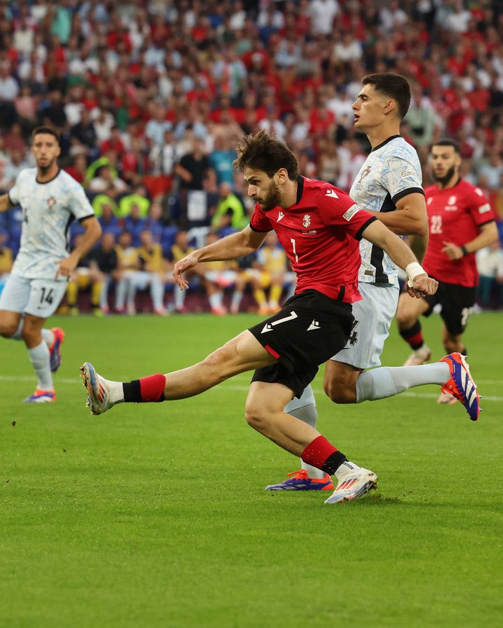 La Géorgie bat le Portugal 2-0 et se qualifie pour les 1/8 de finale