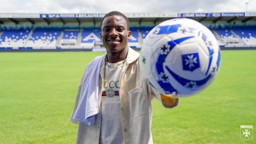 Lasso Coulibaly signe à l'AJ Auxerre