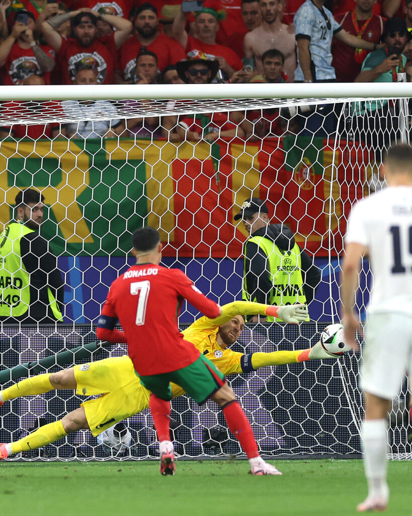 Le Portugal célèbre sa victoire contre la Slovénie