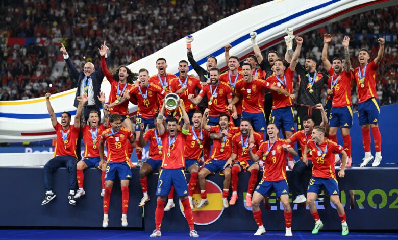 L'équipe d'Espagne célébrant leur victoire à l'Euro 2024