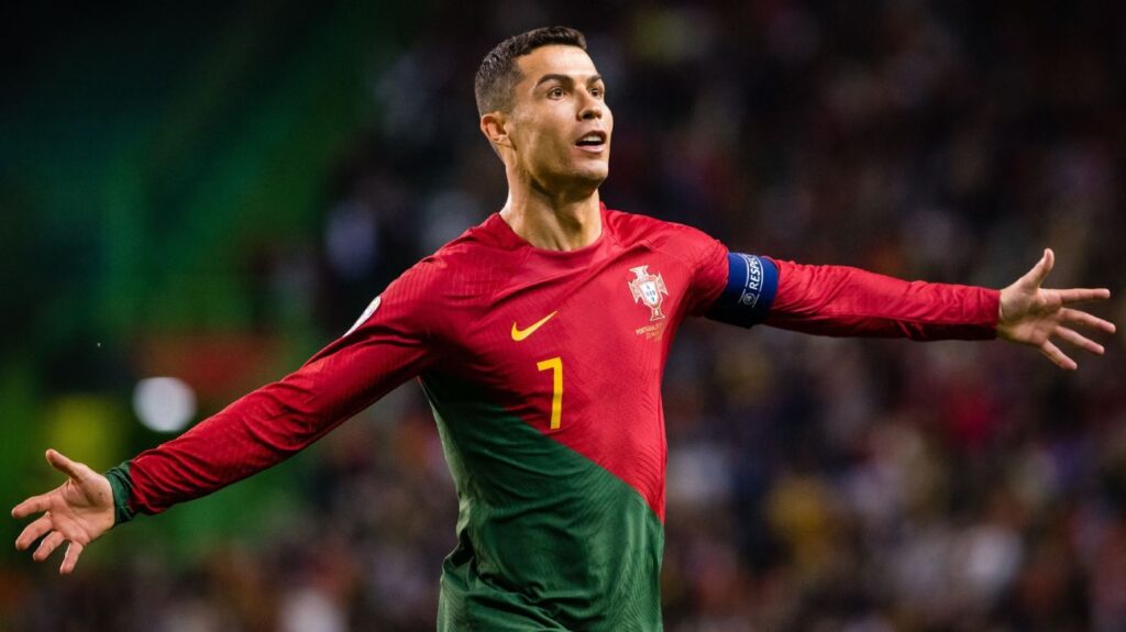 Cristiano Ronaldo continue avec l'équipe du Portugal à 39 ans