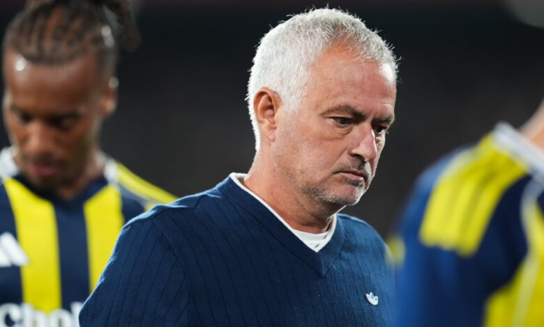 José Mourinho limogé par Fenerbahçe après la C1 manquée