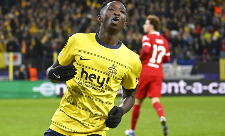 Lazare Amani en plein match avec l’Union Saint-Gilloise