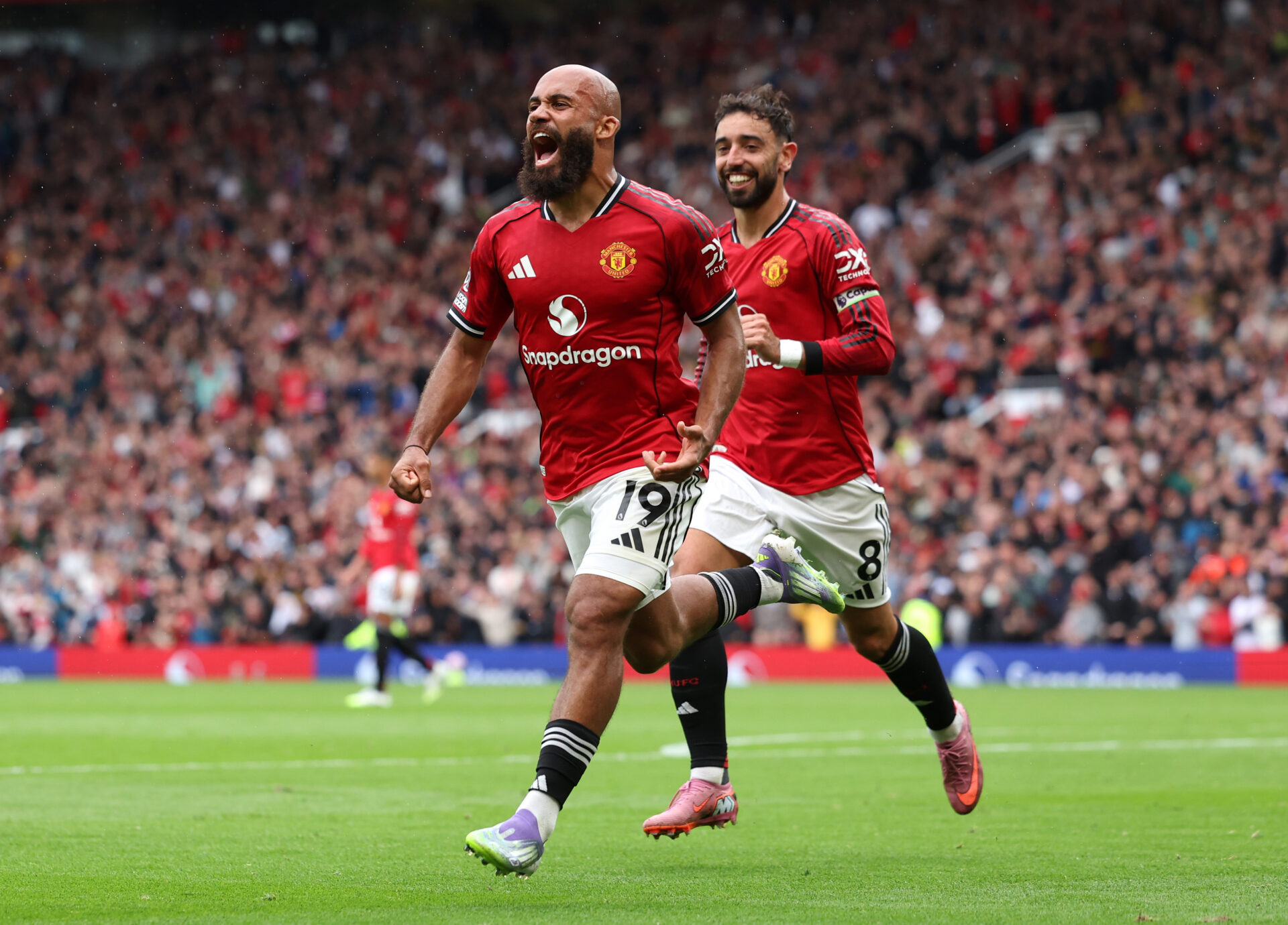 Manchester United sauvé par Bruno Fernandes contre Burnley