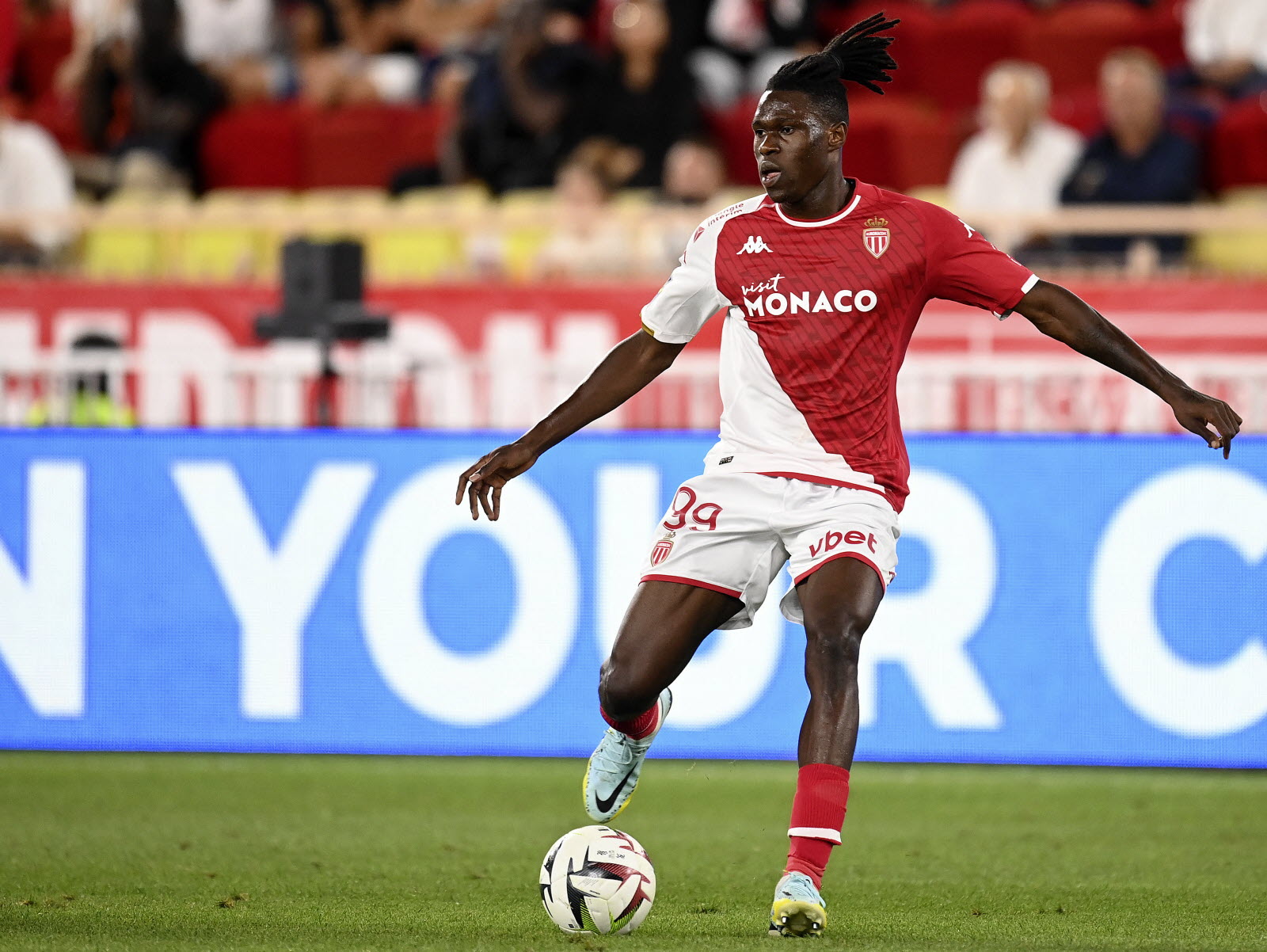 Wilfried Singo en action avec Monaco avant son transfert à Galatasaray