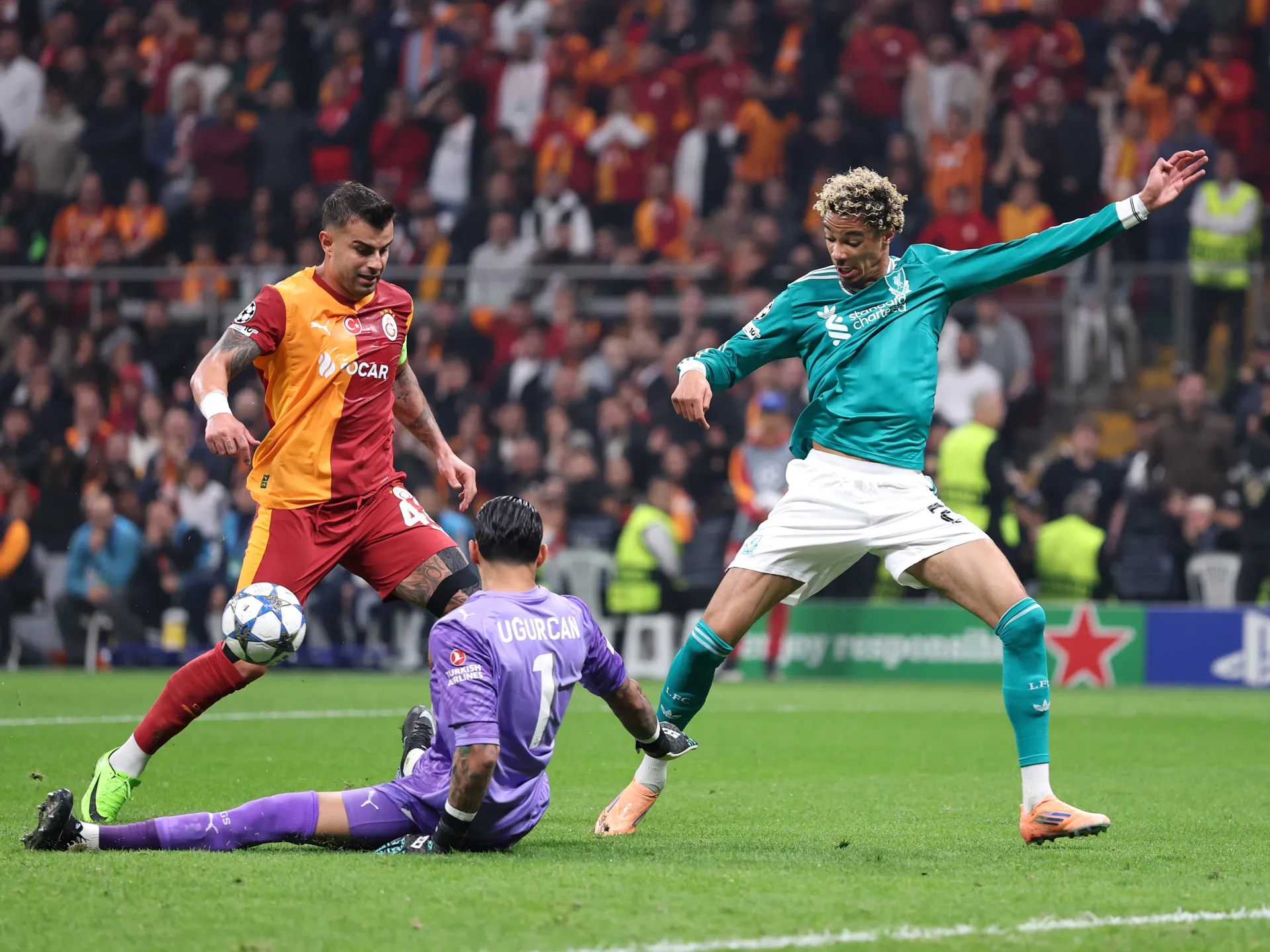 Galatasaray bat Liverpool 1-0 en Ligue des champions