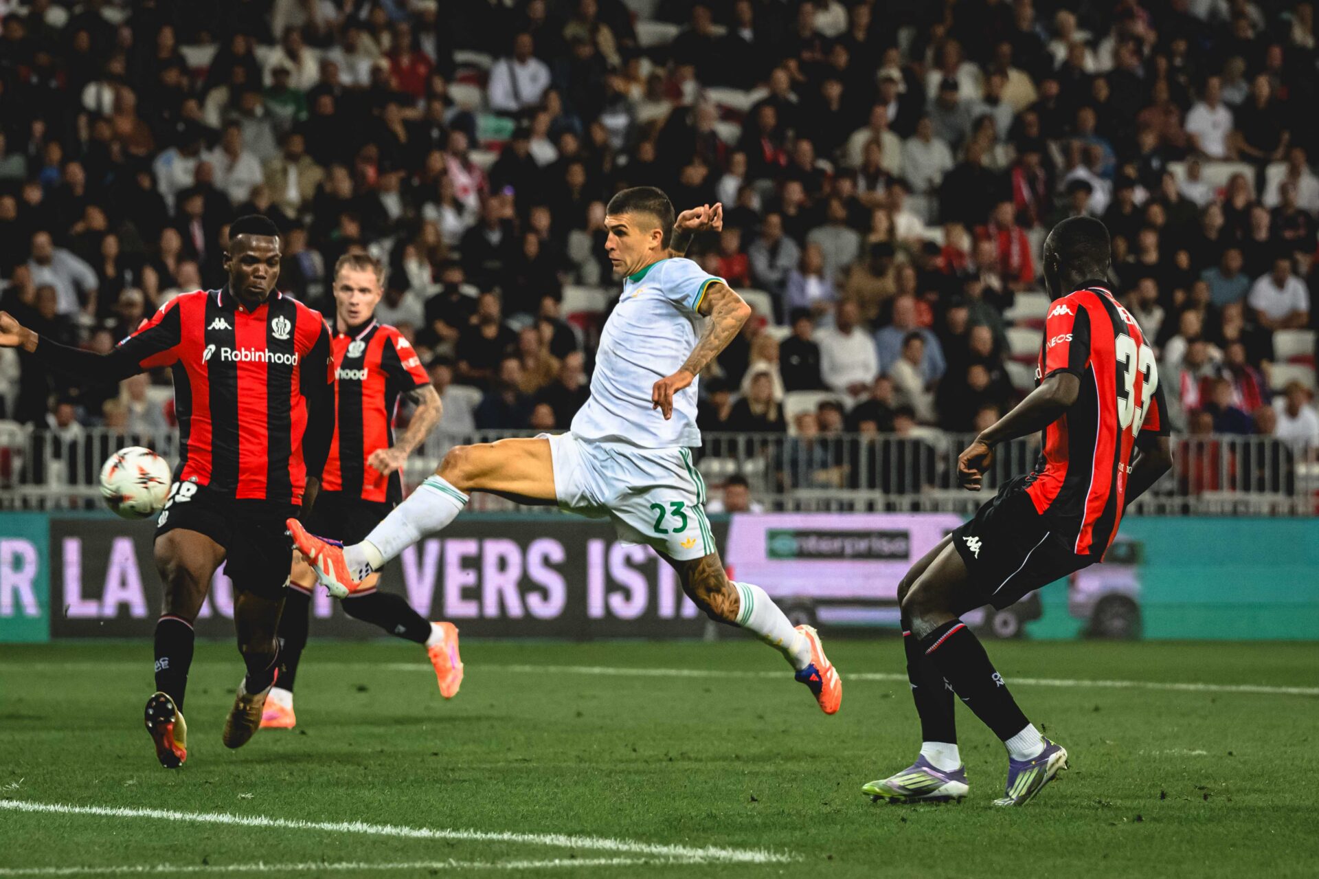 ligue europa evan ndicka but as rome nice 1