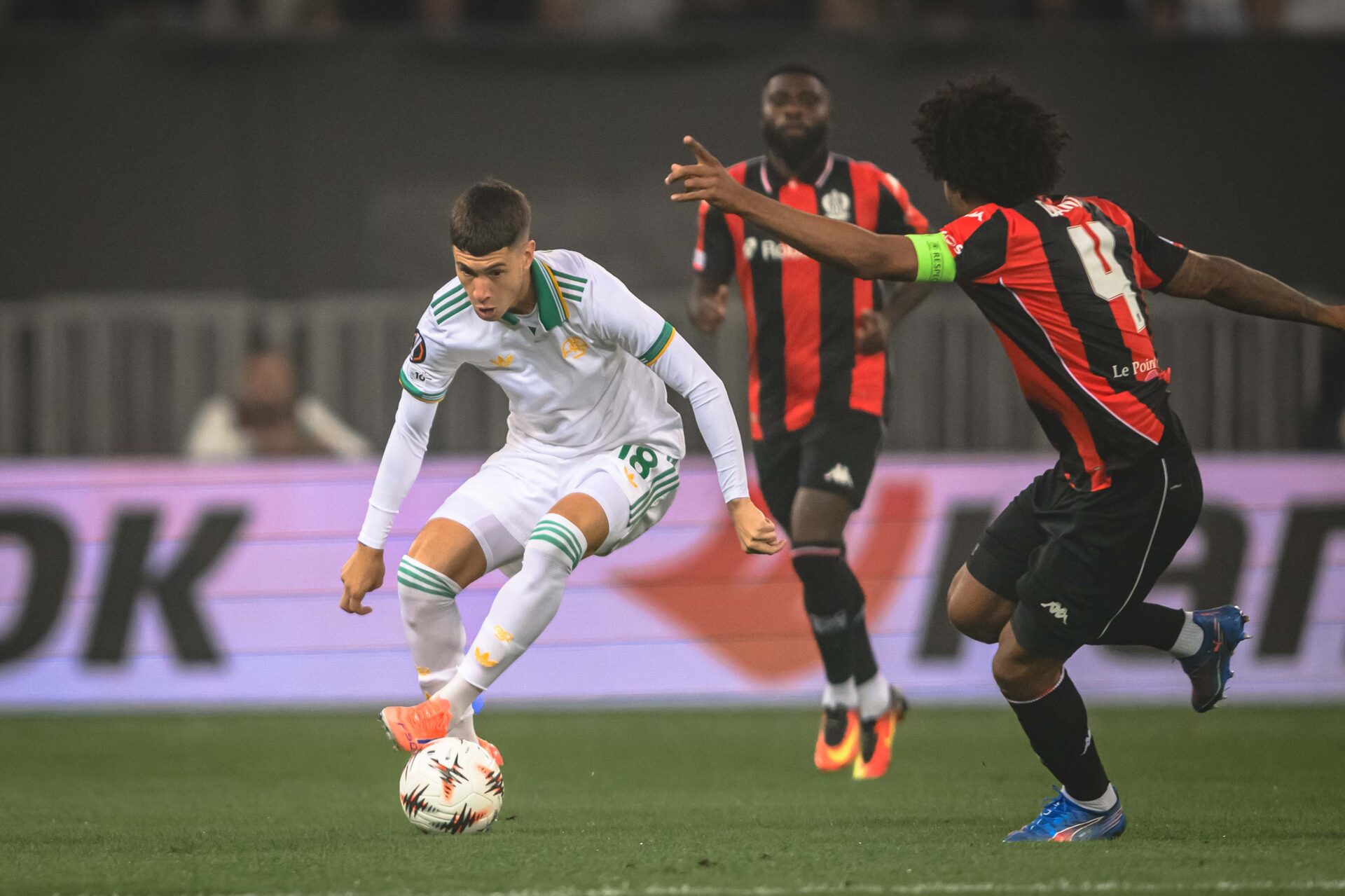 ligue europa evan ndicka but as rome nice 5