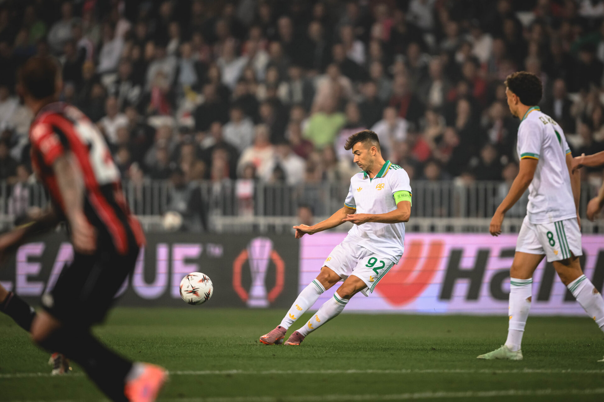 ligue europa evan ndicka but as rome nice 7