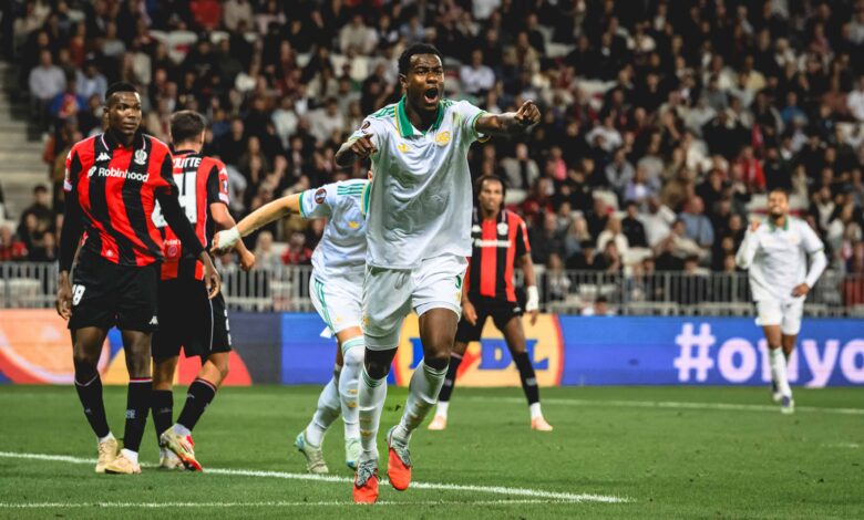 Evan Ndicka célèbre son but en Ligue Europa contre l’OGC Nice
