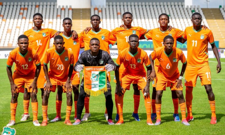 Équipe U17 de Côte d’Ivoire célébrant sa victoire au Tournoi UFOA-B 2025