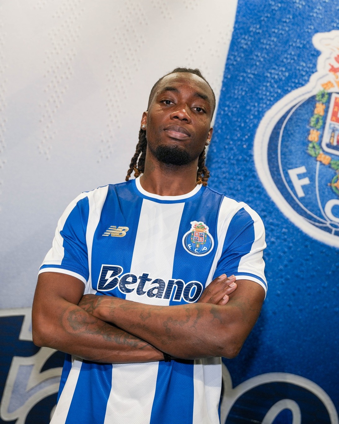 Yann Karamoh signe au FC Porto en 2025 avec le maillot numéro 75