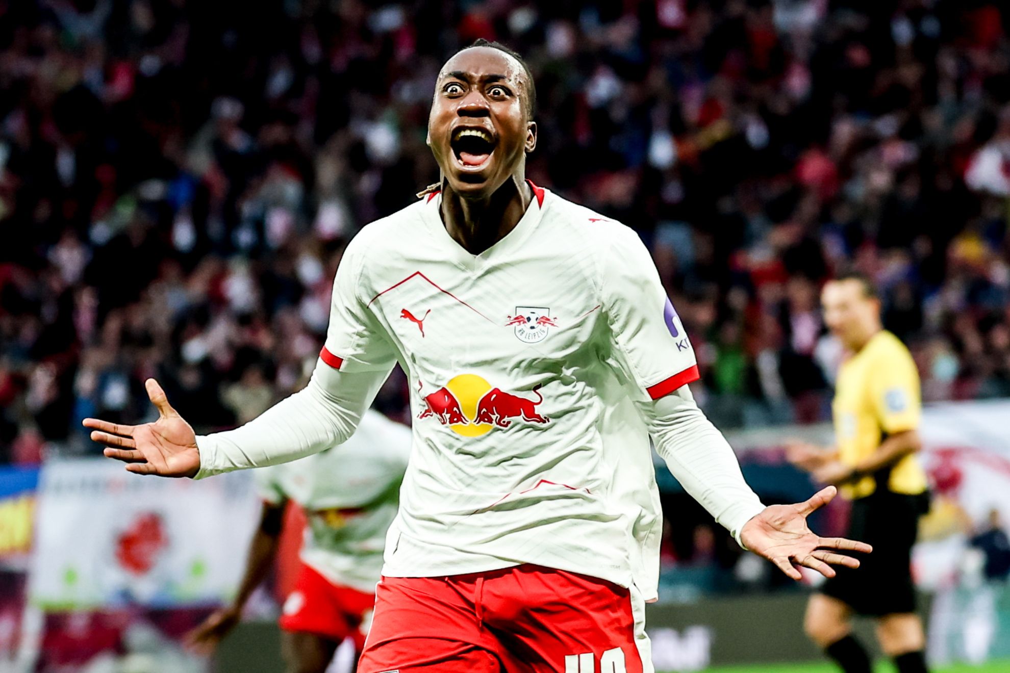 Yan Diomandé, l’ailier ivoirien du RB Leipzig, au centre d’un duel entre Tottenham, Liverpool et le FC Barcelone.