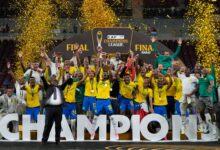 Les joueurs de Mamelodi Sundowns célèbrent leur victoire en Ligue des Champions CAF contre l’AS FAR Rabat