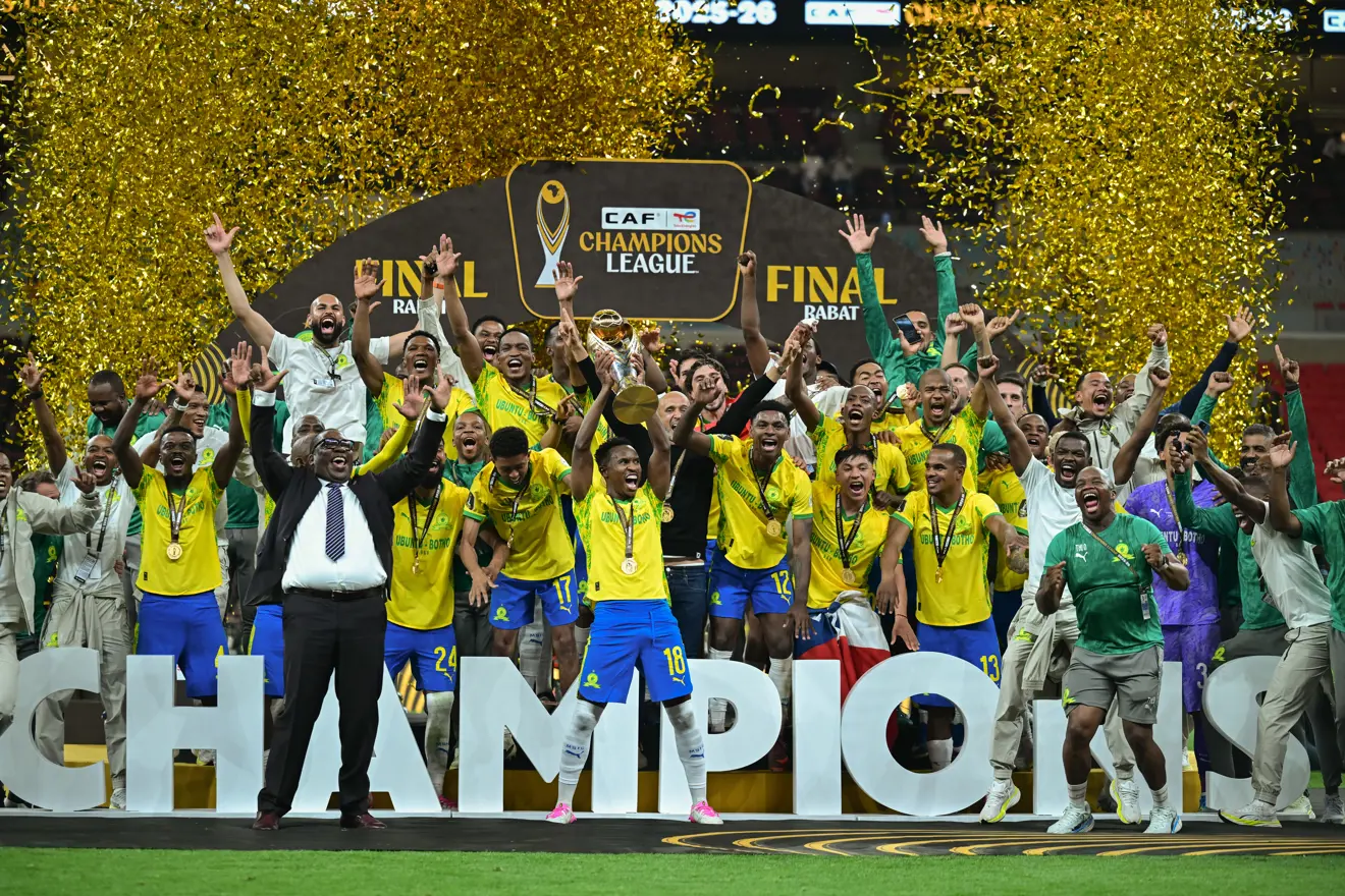 Les joueurs de Mamelodi Sundowns célèbrent leur victoire en Ligue des Champions CAF contre l’AS FAR Rabat