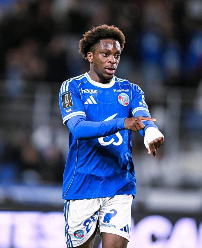 Martial Godo célèbre son doublé avec Strasbourg après sa non-sélection par Emerse Fae