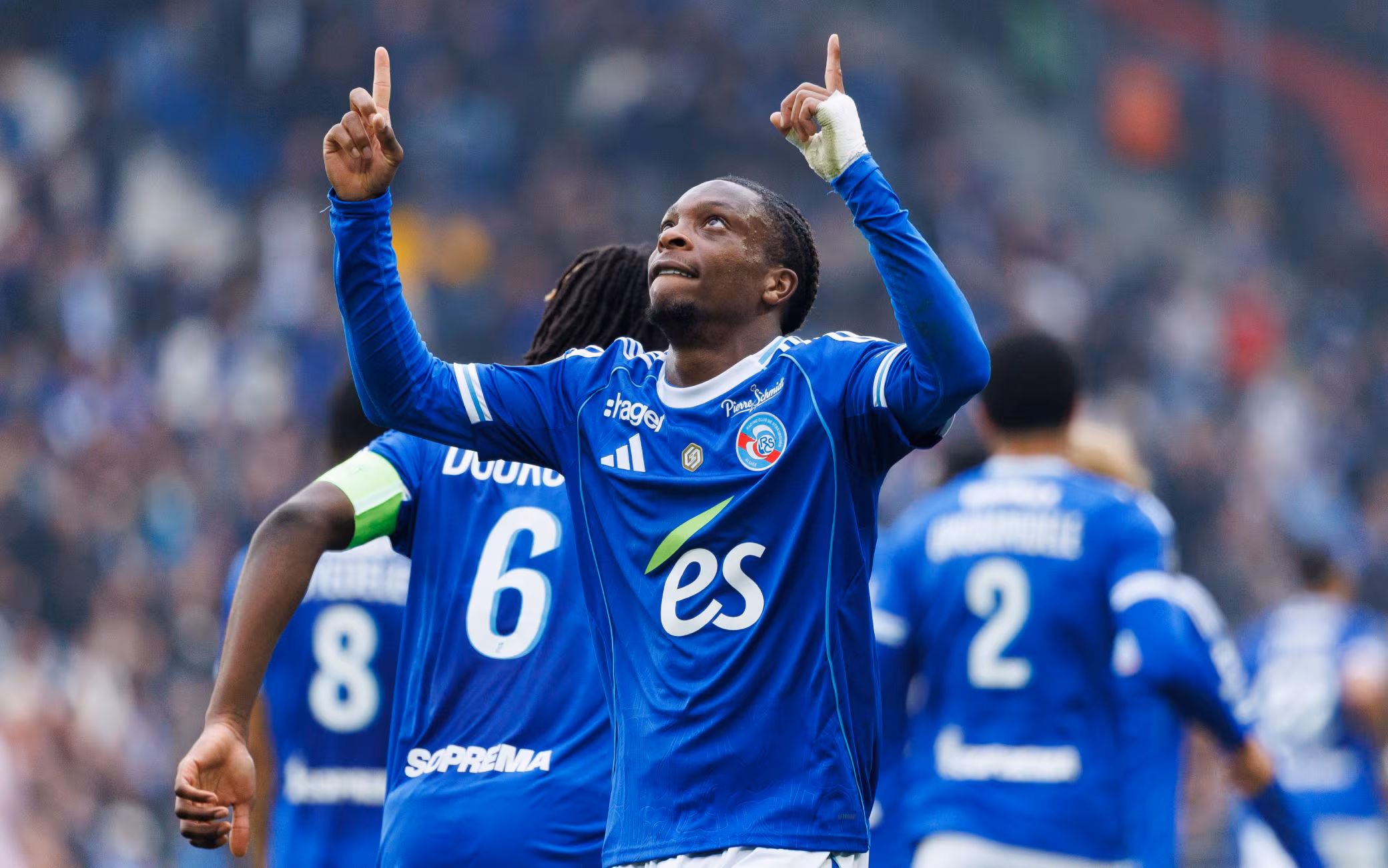 Martial Godo célèbre son doublé avec Strasbourg après sa non-sélection par Emerse Fae