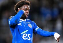 Martial Godo célèbre son doublé avec Strasbourg après sa non-sélection par Emerse Fae