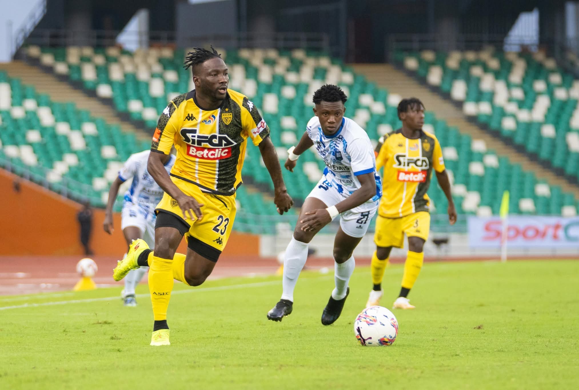 Tribunes presque vides lors d’un match de Ligue 1 ivoirienne