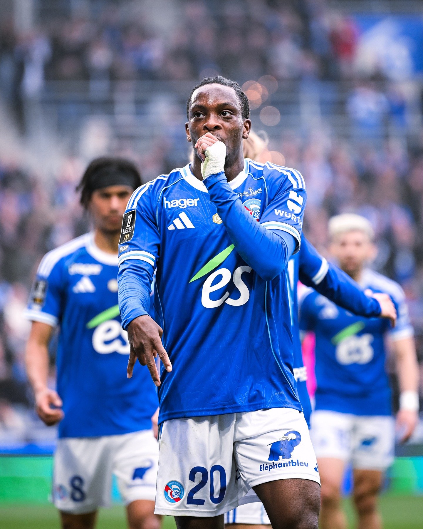 Martial Godo sous le maillot de Strasbourg convoité par Fulham durant le mercato.