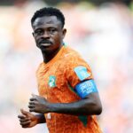 Jean Michaël Seri sous le maillot des Éléphants de Côte d'Ivoire.