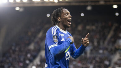 Martial Godo sous le maillot de Strasbourg convoité par Fulham durant le mercato.