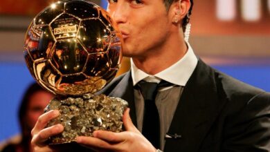Cristiano Ronaldo 2008 : CR7 embrasse le Ballon d'Or