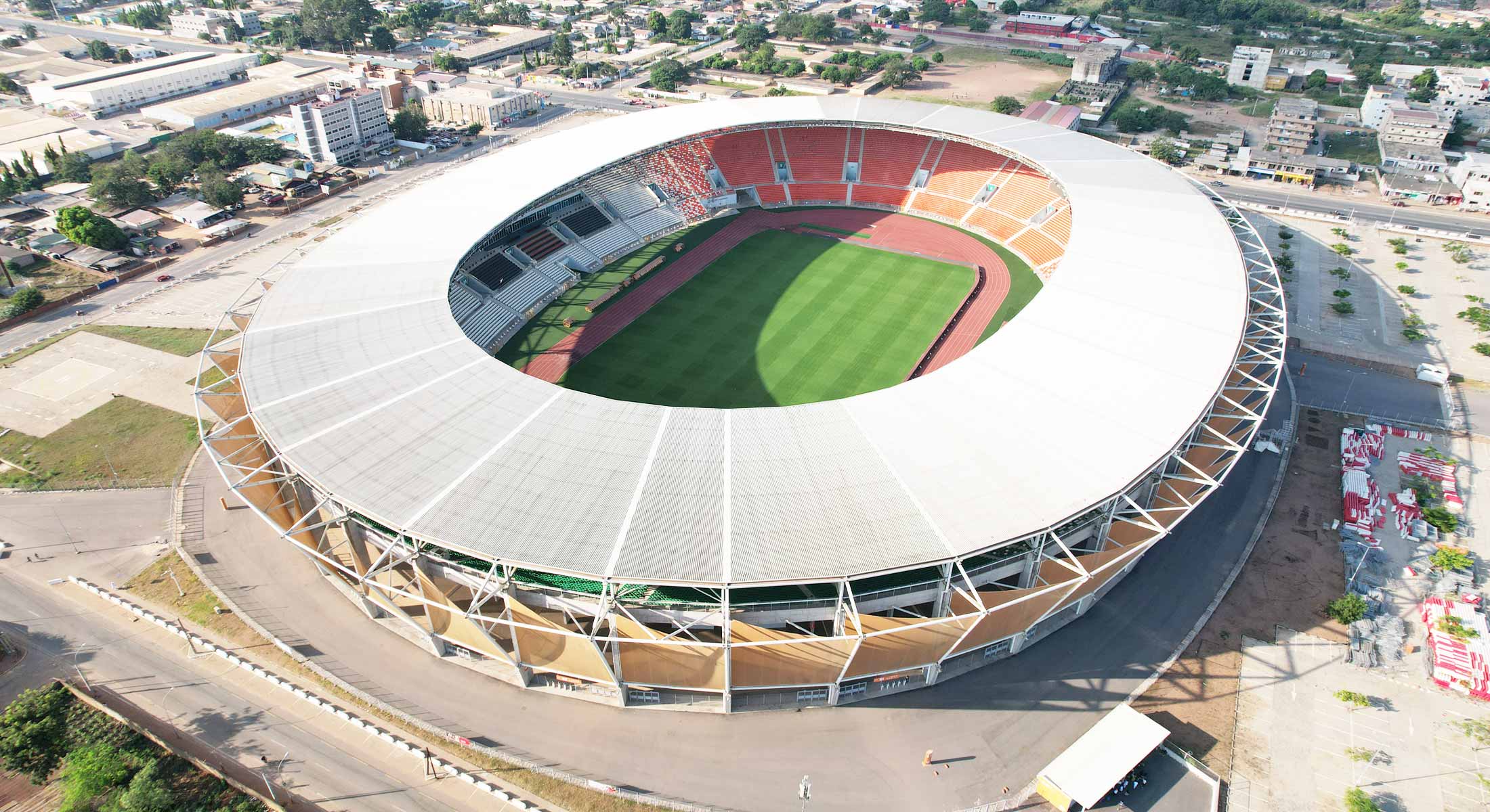 Vue aérienne du stade de la Paix de Bouaké