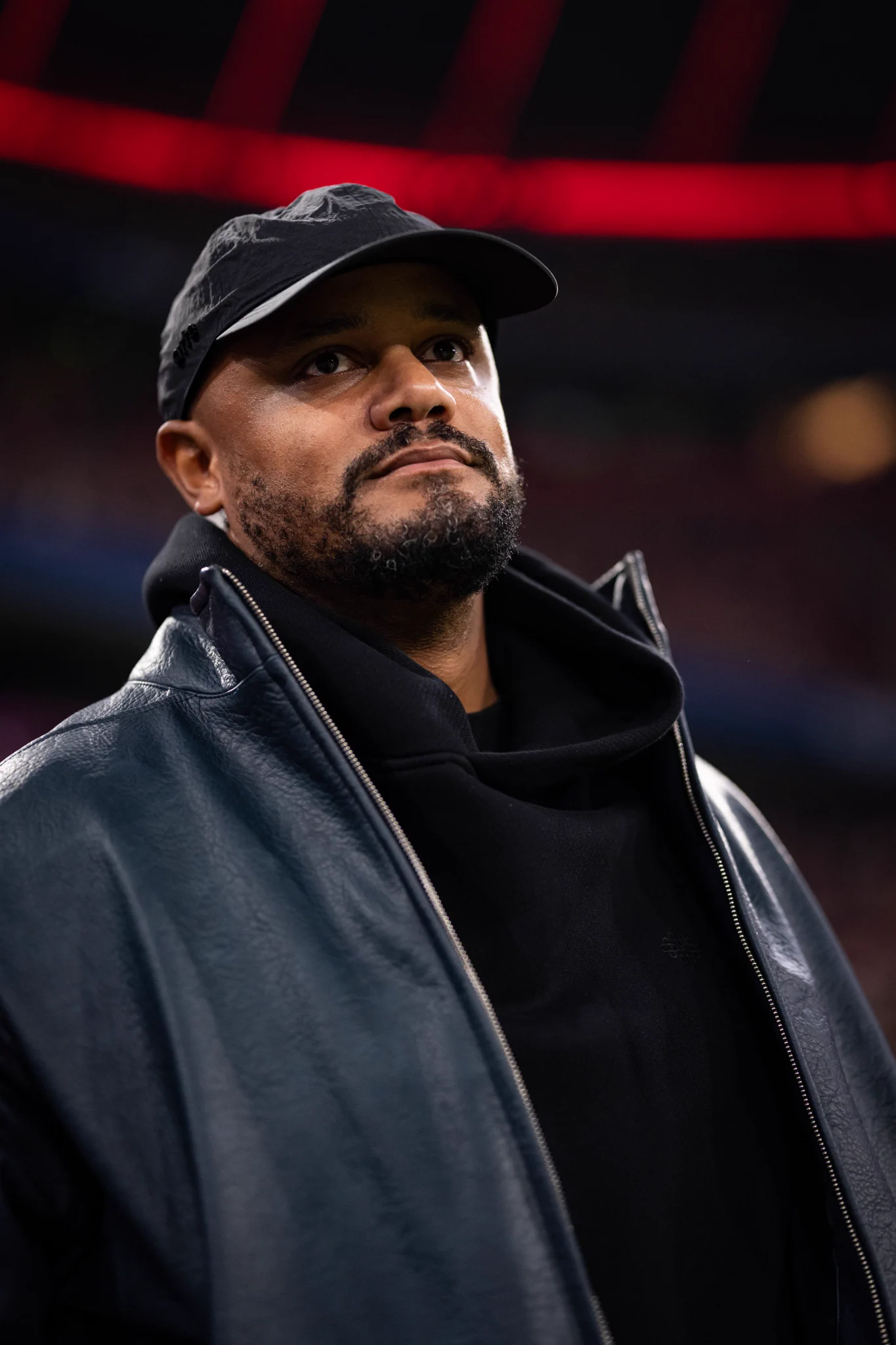 Vincent Kompany au bord du terrain avec le Bayern Munich